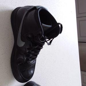 Black Nike Air Force 1